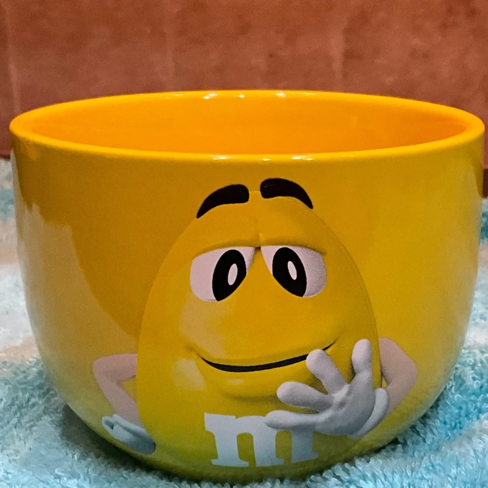 M & M's Collectable set of 4 Ceramic Snack Bowls 2021 - Picture 8 of 8